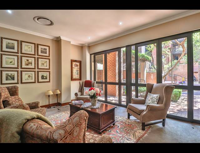 2 BEDROOM APARTMENT FOR SALE IN NEWLANDS